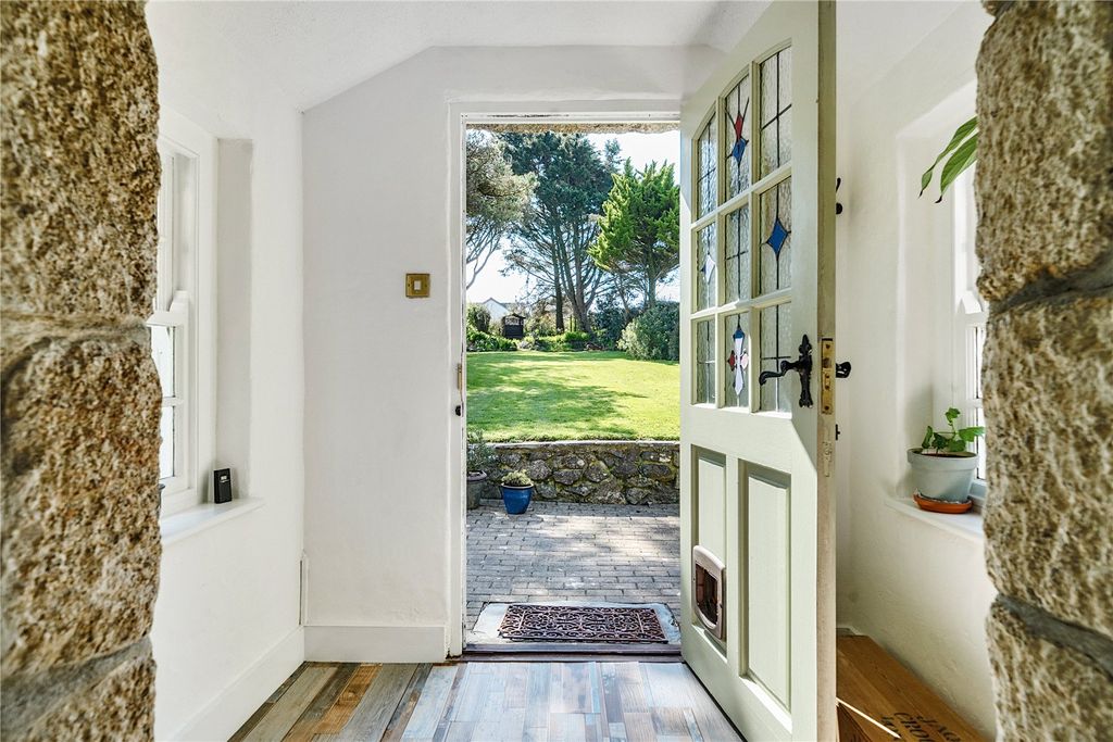 Property photo 2 of 17 Picture No. 32