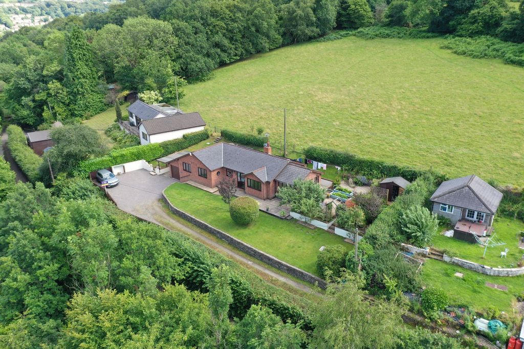 Property photo 3 of 60