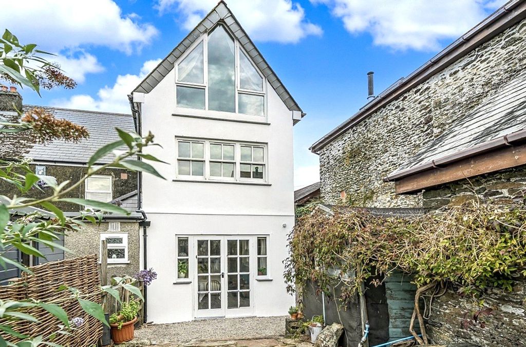 Property photo 1 of 19 1 - Rear