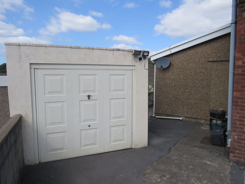 Property photo 2 of 29