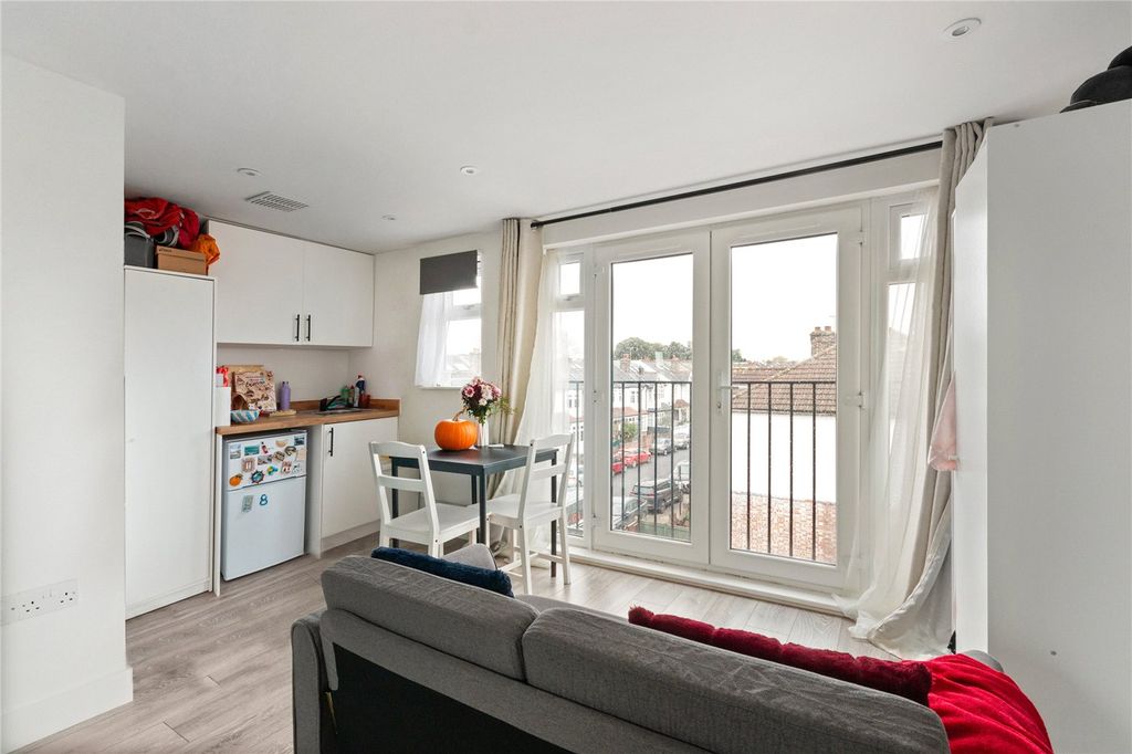 Property photo 3 of 9 Picture No. 07