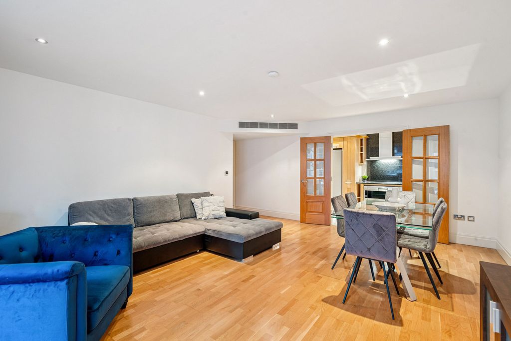 Property photo 3 of 20