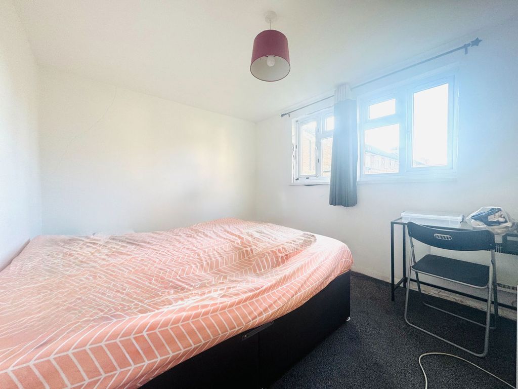 Property photo 3 of 5