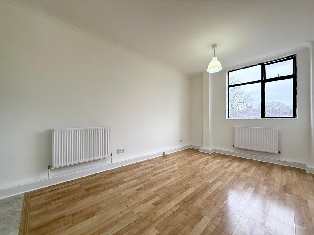 Property photo 1 of 8 Photo 1