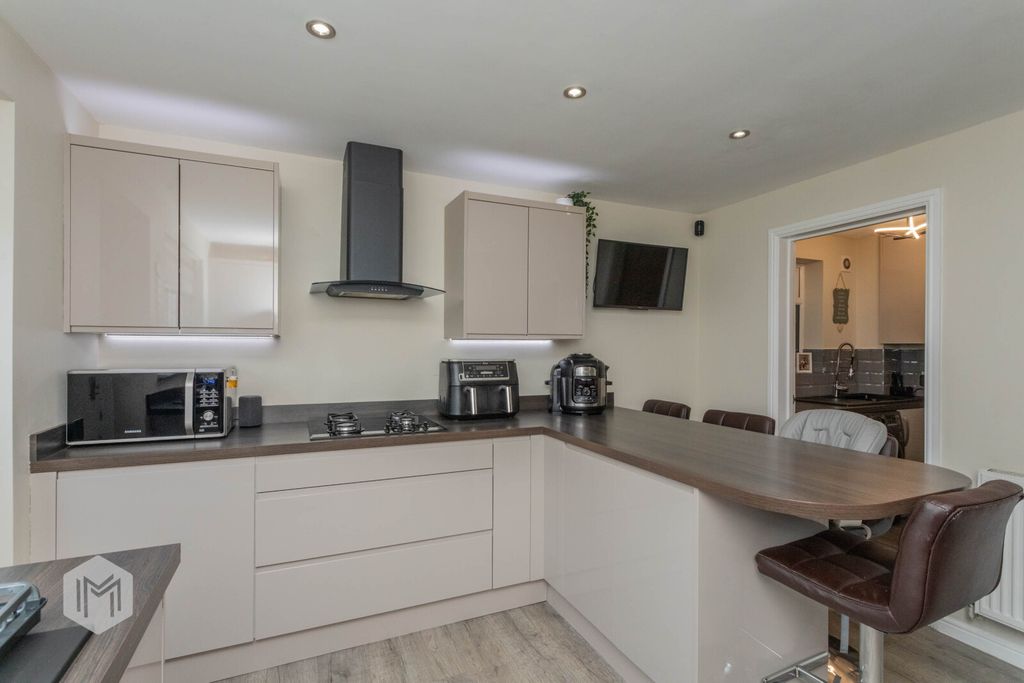 Property photo 3 of 32 Picture No. 21