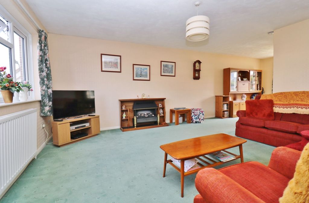 Property photo 2 of 19