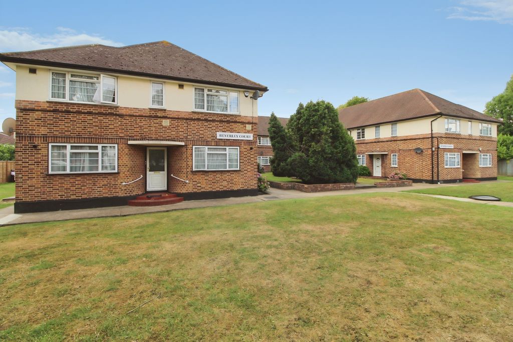 Property photo 1 of 9 Two Double Bedroom 1st Floor Flat For Sale