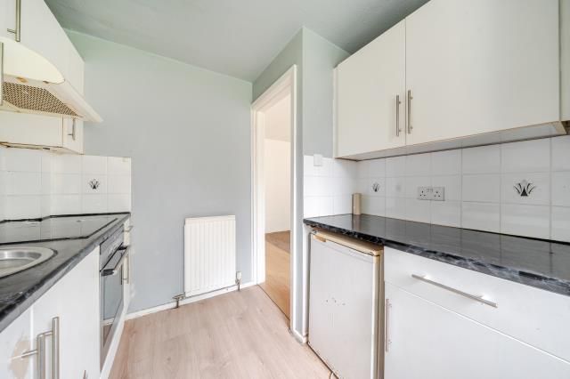 Property photo 3 of 18 Kitchen