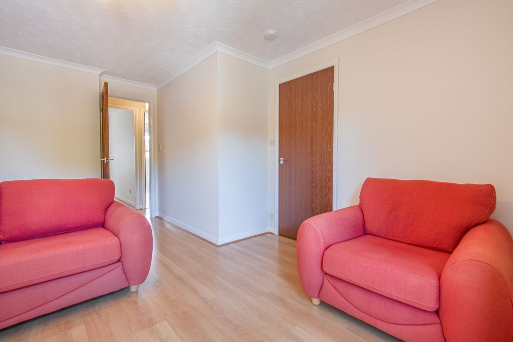 Property photo 2 of 11 Livingangle2