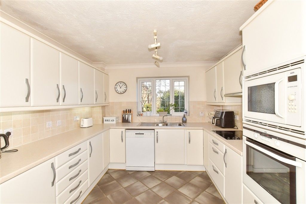 Property photo 2 of 16 Kitchen/ Breakfast Room