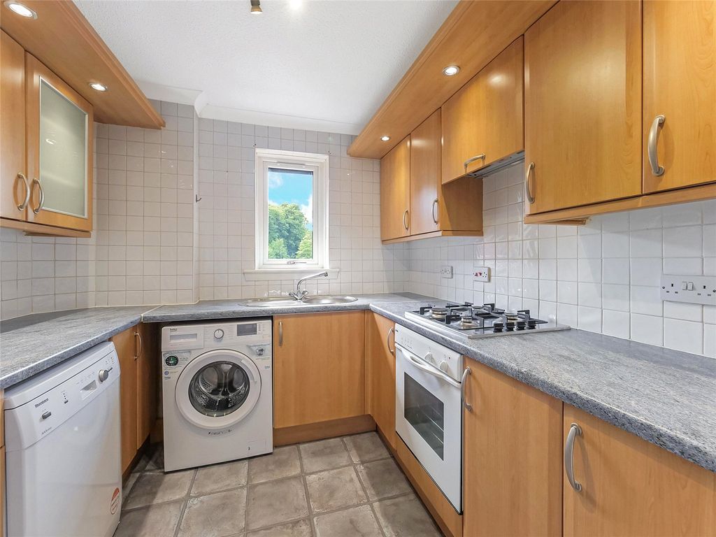 Property photo 3 of 18 Kitchen