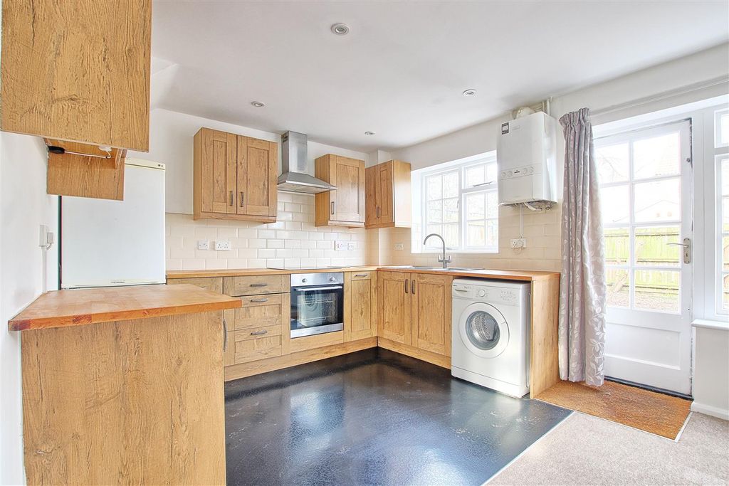 Property photo 2 of 11 Kitchen.Jpg