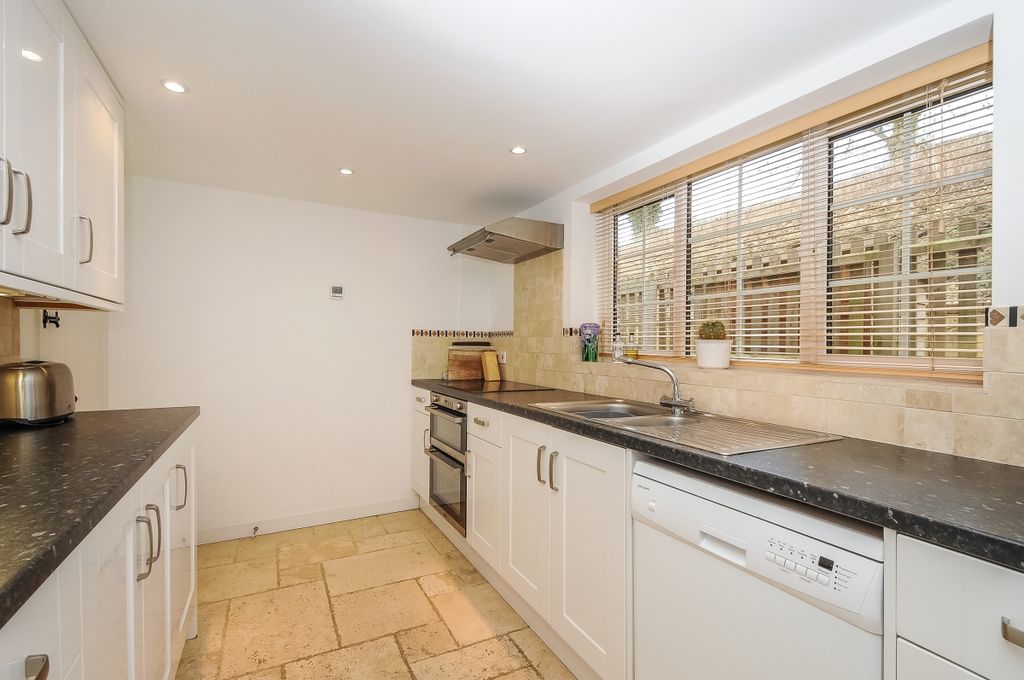 Property photo 2 of 14 Kitchen