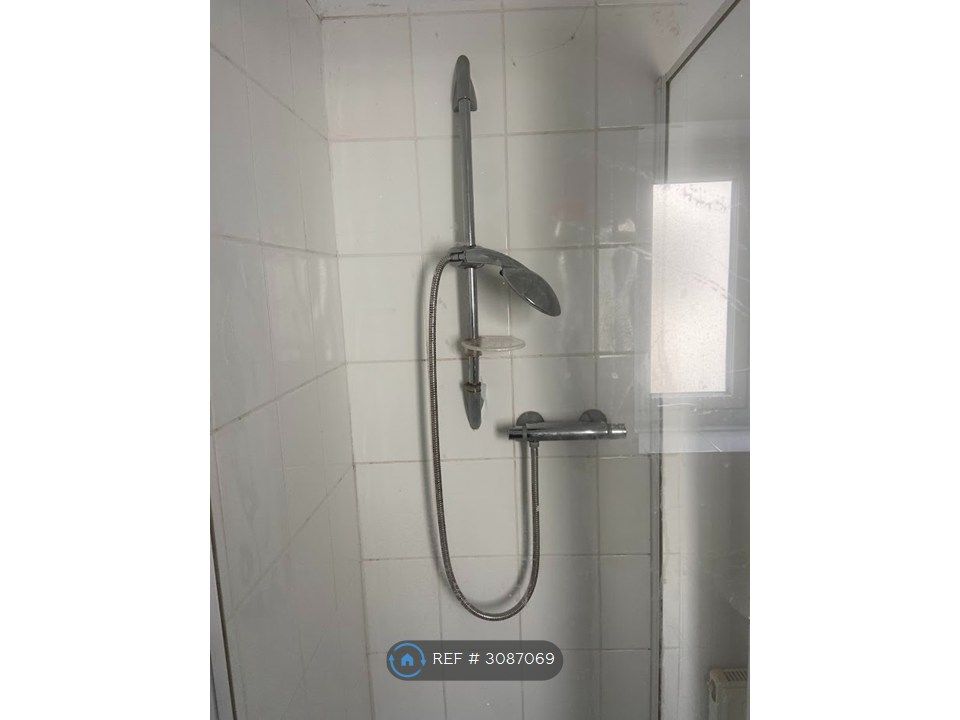 Property photo 1 of 6 Shower