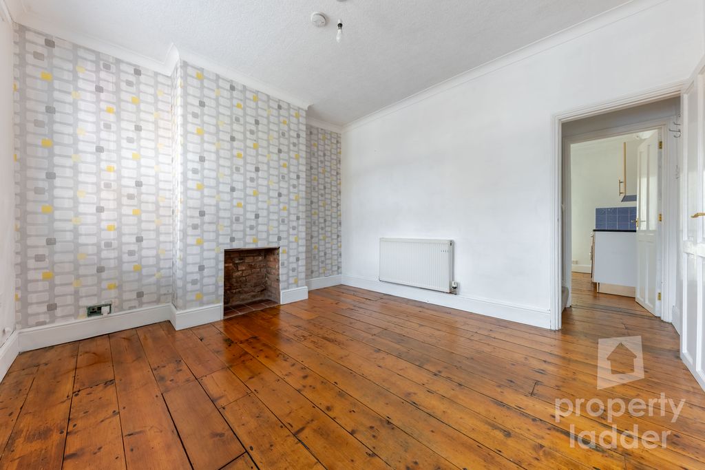 Property photo 2 of 15 Pl-8