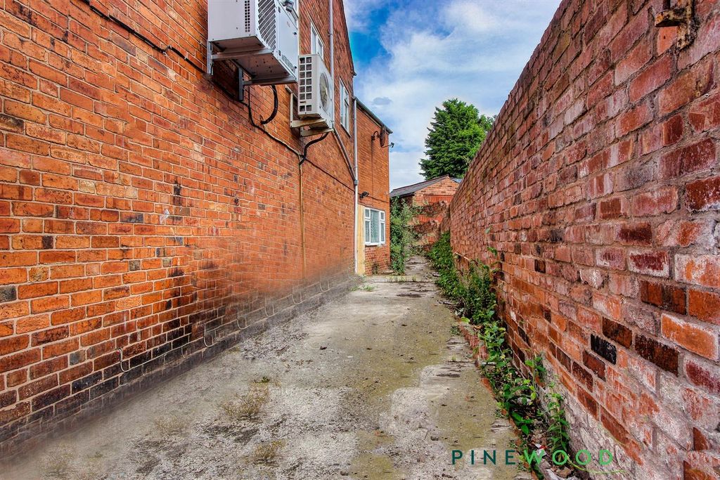 Property photo 2 of 11 Secure Parking To Side