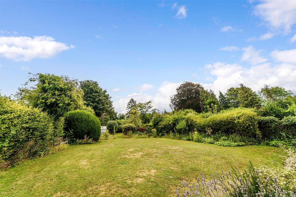 Property photo 2 of 20 Hillside, 13 (1).Jpg