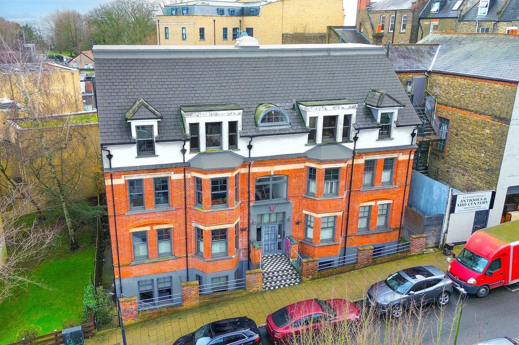 Property photo 1 of 26