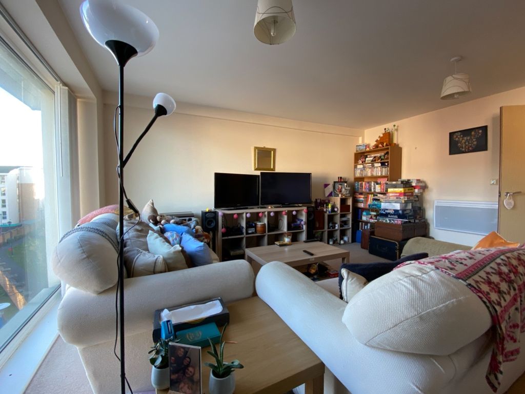 Property photo 3 of 8 12 Overstone Court Dec 21 (7)