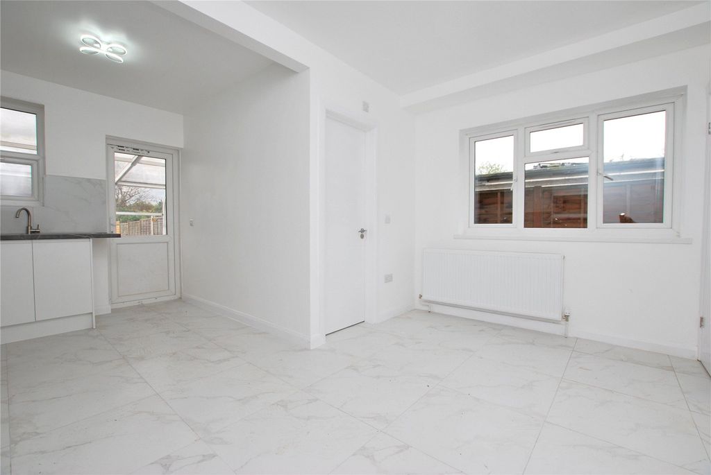 Property photo 3 of 7 Picture No. 27