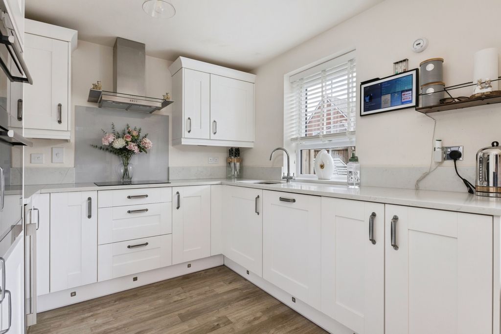 Property photo 3 of 22 Pbox-Img.Jpg