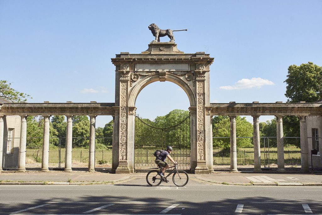 Property photo 2 of 12