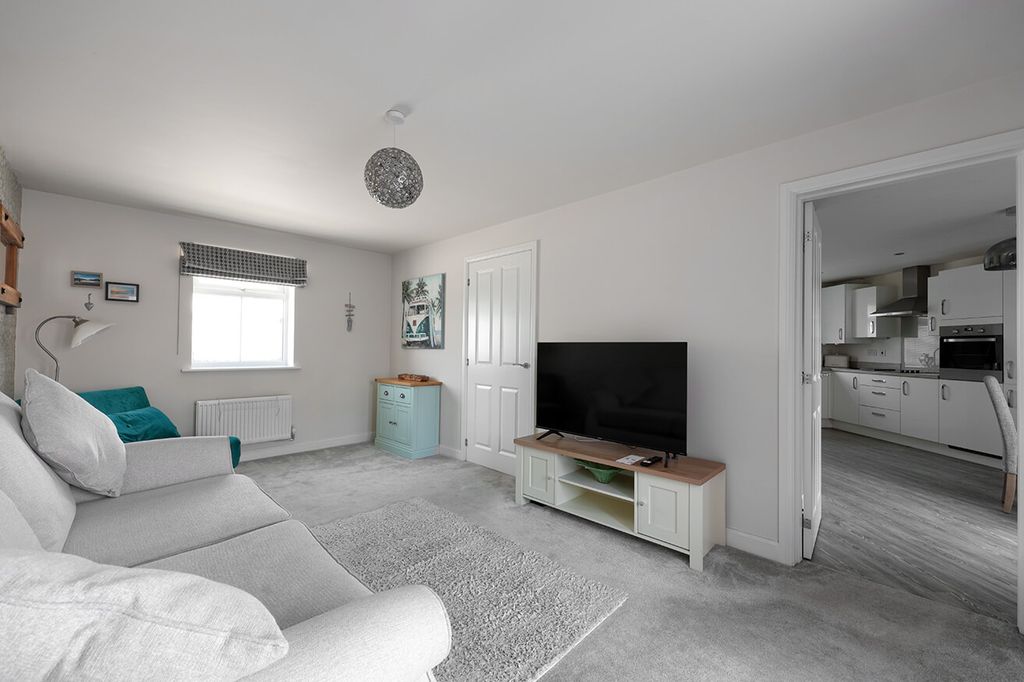 Property photo 2 of 20 3857964