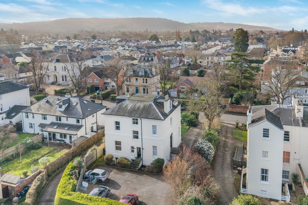 Property photo 3 of 13