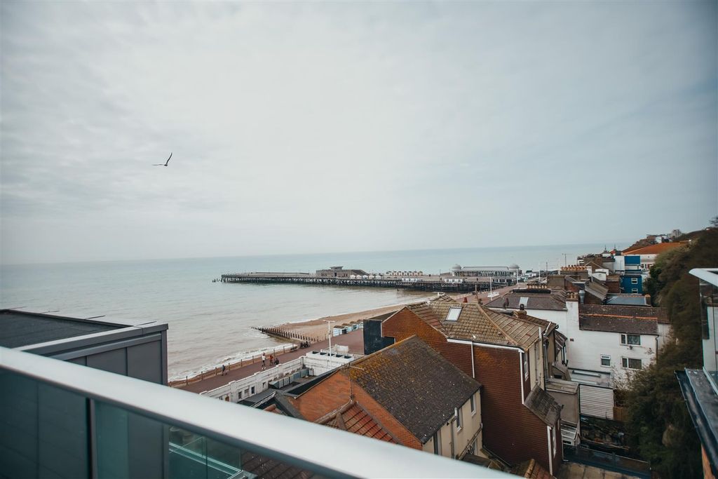 Additional image 38 of 3 bed flat for saleWhite Rock, Hastings TN34