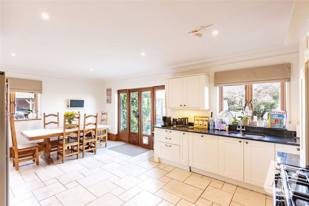 Property photo 3 of 21 Picture No. 40