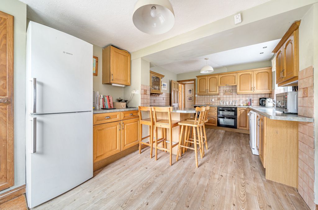Property photo 3 of 19 Kitchen/Breakfast Room