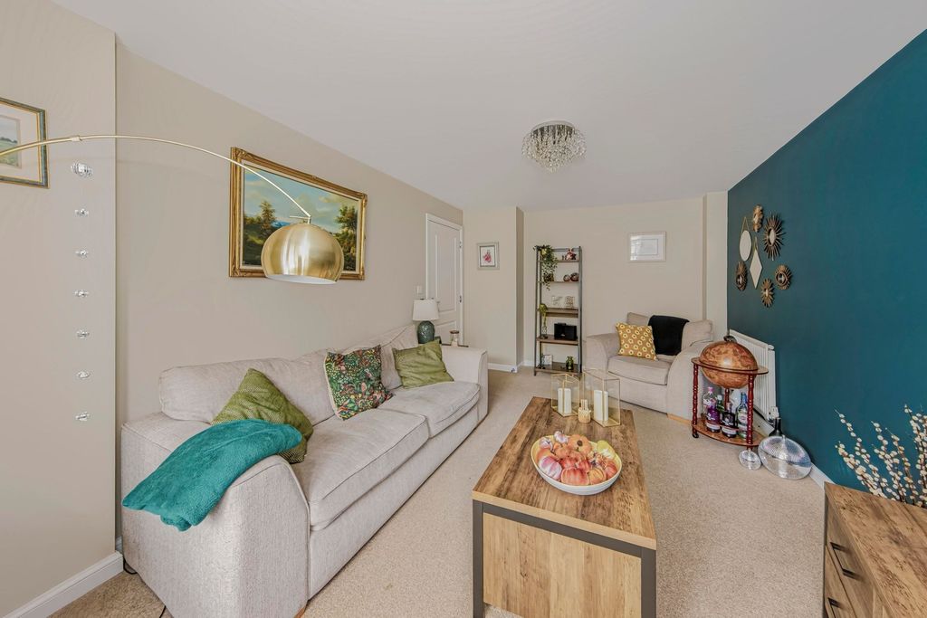 Property photo 3 of 38