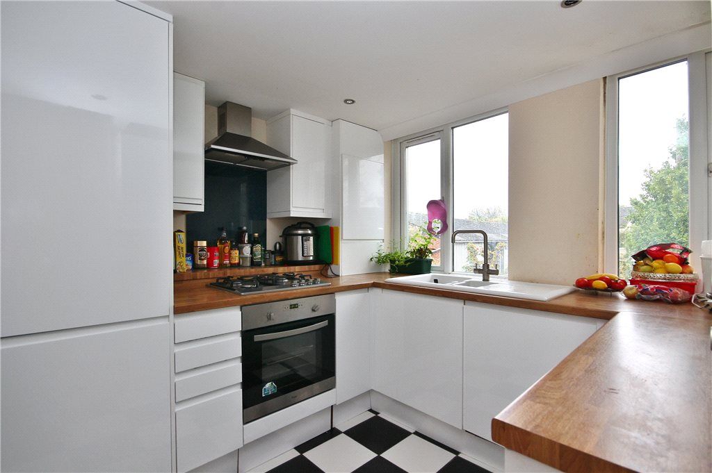 Property photo 1 of 8 Kitchen