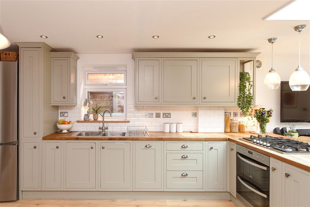 Property photo 2 of 20 Kitchen