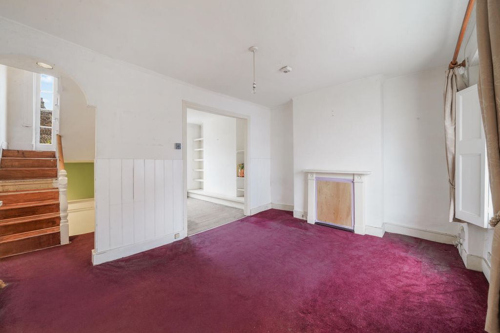 Property photo 2 of 10 Living Room