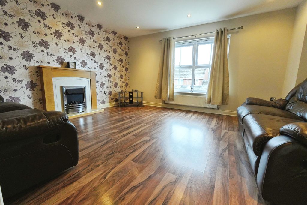 Property photo 2 of 20 Lounge