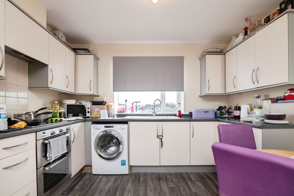 Property photo 3 of 14