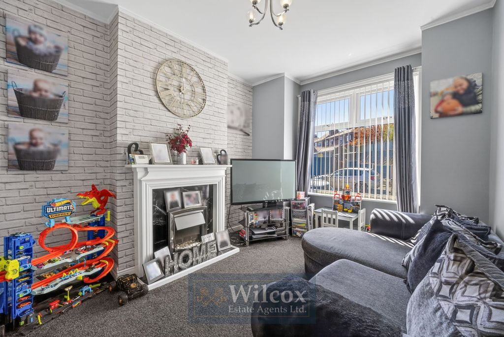 Property photo 2 of 25