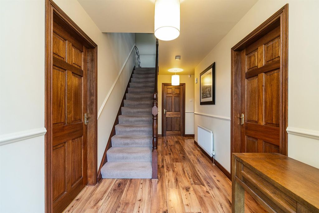 Property photo 3 of 34 1 Willow Bank 09.Jpg