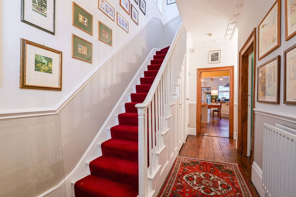 Property photo 2 of 27