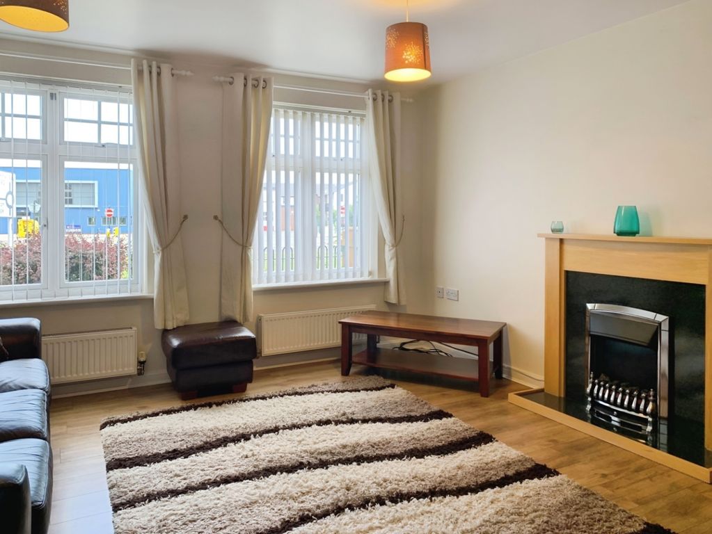 Property photo 2 of 10 Pbox-Living_Room-316424.Jpg