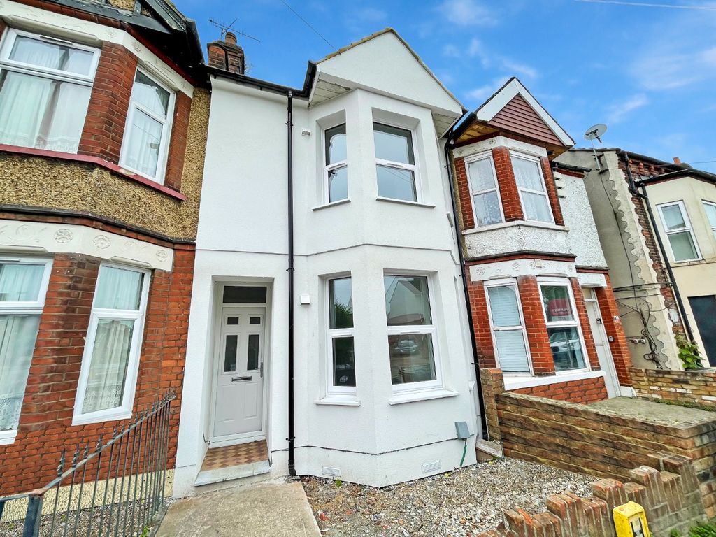 Property photo 1 of 12 3324080