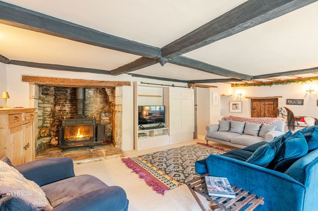 Property photo 3 of 18