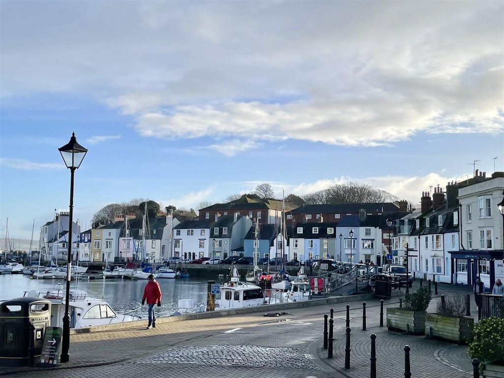 Property photo 3 of 16 Nearby Harbour