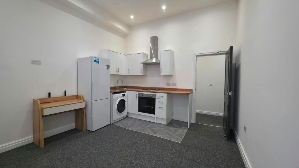 Property photo 1 of 31