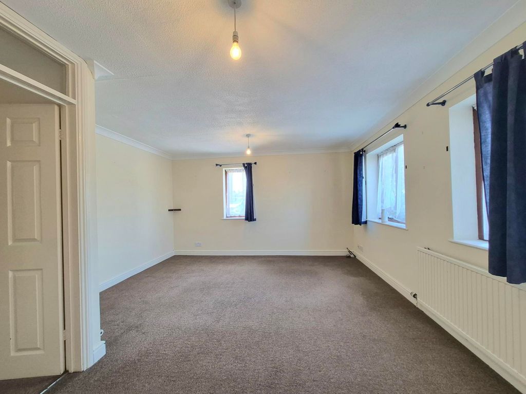 Property photo 2 of 4