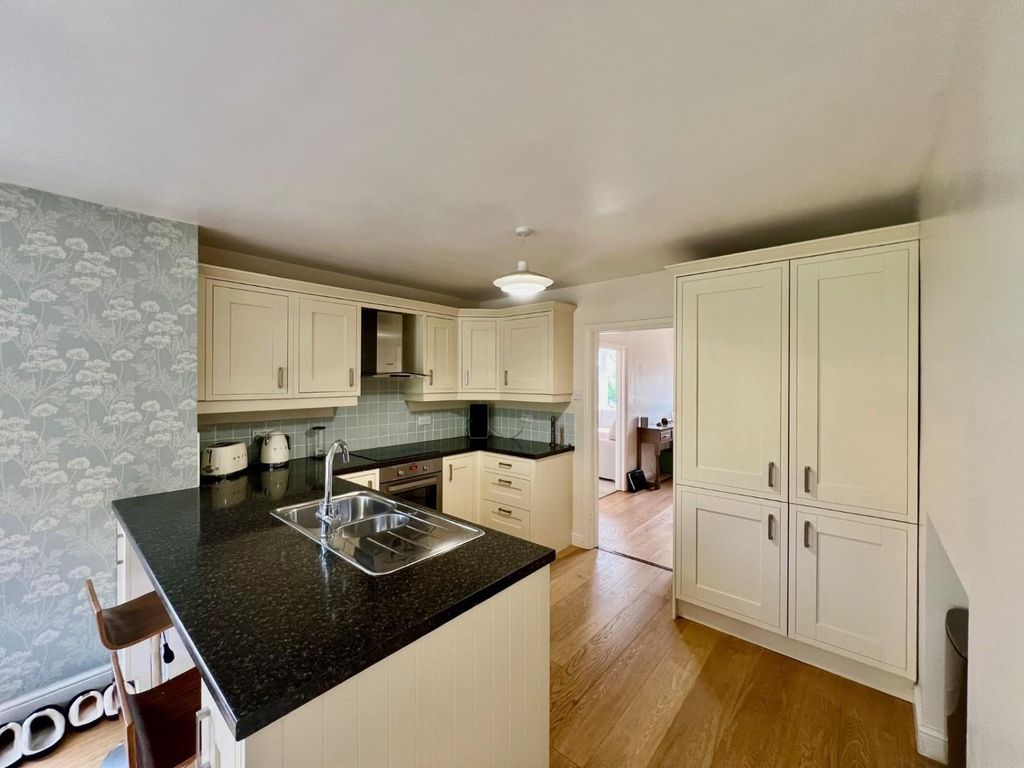 Property photo 3 of 23 11.Jpeg