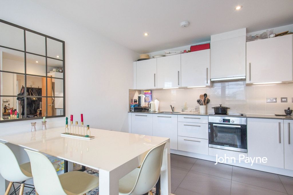 Property photo 3 of 10 Kitchen/Dining