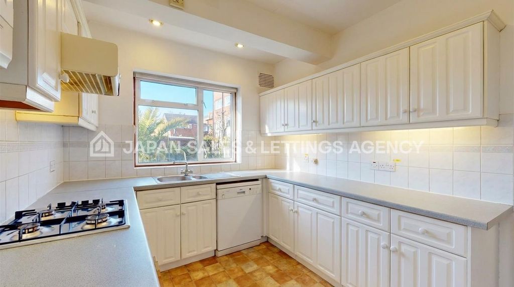 Property photo 1 of 5 Comp_d9d771527Acdf50F8c735d8B97B82Ff0.Png