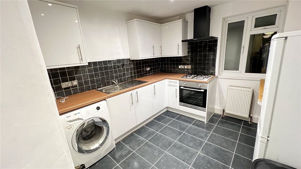 Property photo 2 of 9 Picture No. 20